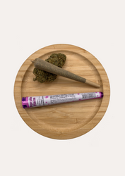 PRÉ-ROULÉ - Sans tabac Fleurs de CBD PURPLE HAZE. Grâce à leur boîte en plastique hermétique, vos pre-rolls garderont toutes leurs saveurs et leurs effets dans le temps. THC inférieur à 0,3%