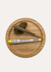 PRÉ-ROULÉ - Sans tabac Fleurs de CBD LEMON HAZE. Grâce à leur boîte en plastique hermétique, vos pre-rolls garderont toutes leurs saveurs et leurs effets dans le temps. THC inférieur à 0,3%